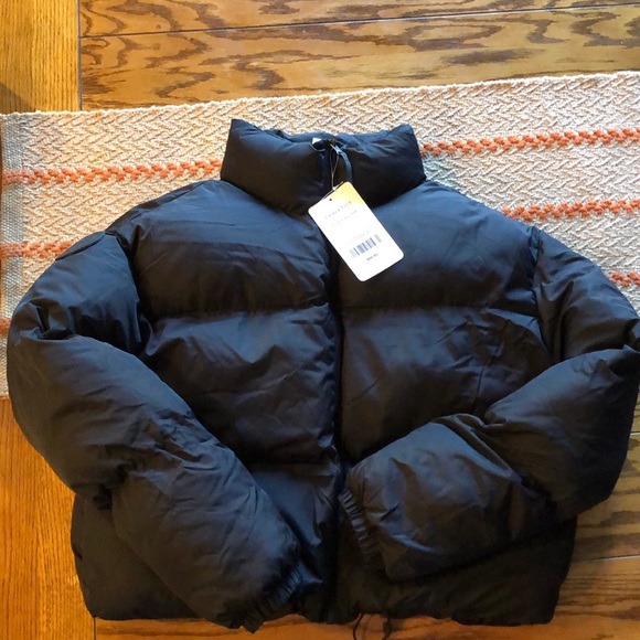 Fabletics Wander Cropped Puffer 
